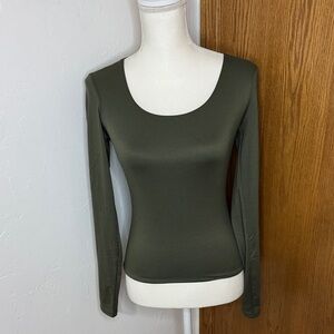 Popular 21 olive green double lined scoop neck long sleeve top M